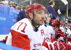 GANGNEUNG, SOUTH KOREA - FEBRUARY 14: Ilya Kovalchuk #71 of the Olympic Athletes of Russia looks on from the bench during preliminary round action against Slovakia at the PyeongChang 2018 Olympic Winter Games. (Photo by Andre Ringuette/HHOF-IIHF Images)

